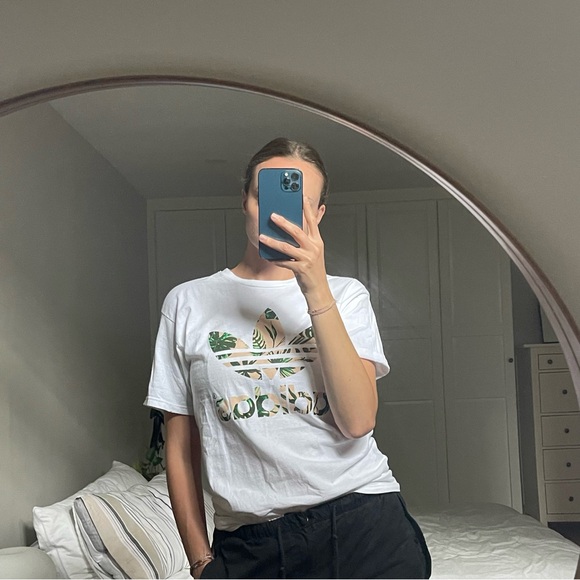 Vintage Adidas Graphic Tee - Picture 6 of 6